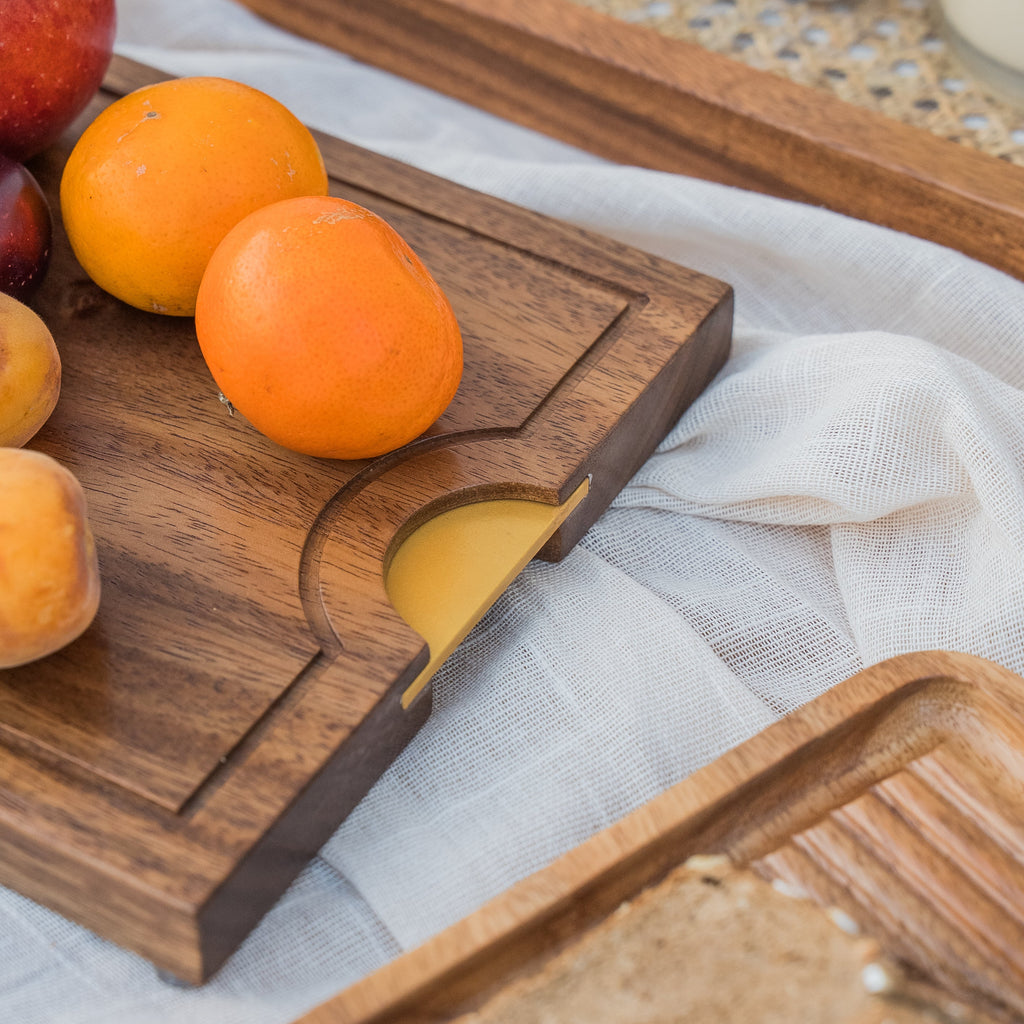 Metal Handle Wooden thick Chopping Board - Kavaṭa